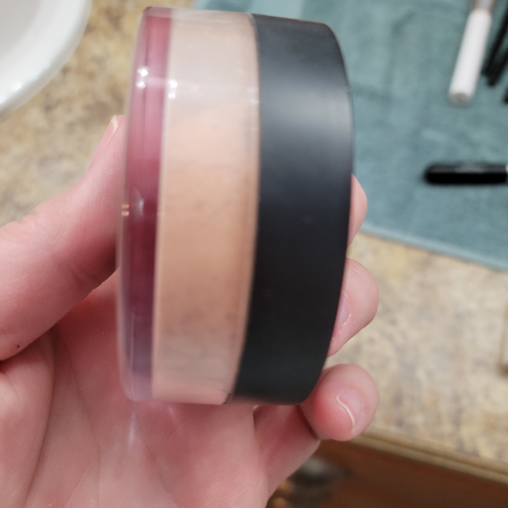 Powder foundation - Picture 2 of 5